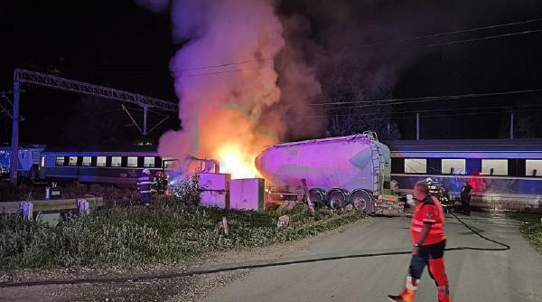 Accident feroviar: cisternă, lovită de tren lângă Bacău