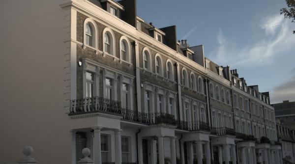 Moartea misterioasă a unui prinț saudit de 29 de ani găsit într-un hotel, lămurită de legiști după ancheta din Londra