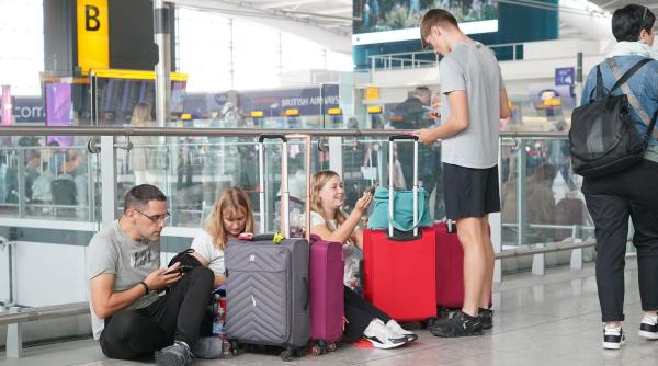 Bagajul de mână 2026 pentru fiecare aeroport din România: Obiecte interzise și noi reguli pentru lichide la București