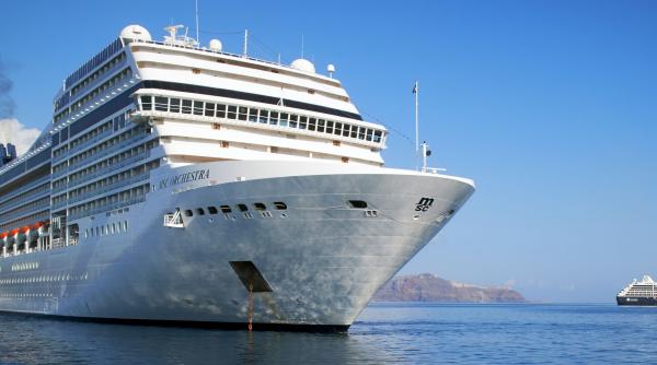 croaziere turisti voiaje