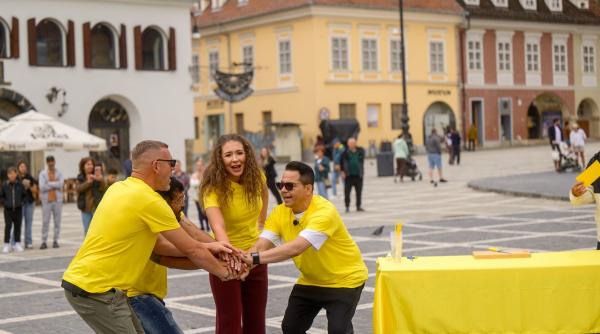 Aseară, echipa galbenă a obținut victoria, însă, lupta pentru relaxare continuă! Liviu și Andrei vor să întoarcă rezultatul, diseară, la Poftiți pe la noi – Poftiți la întrecere!