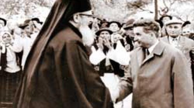 prin cenusa comunista