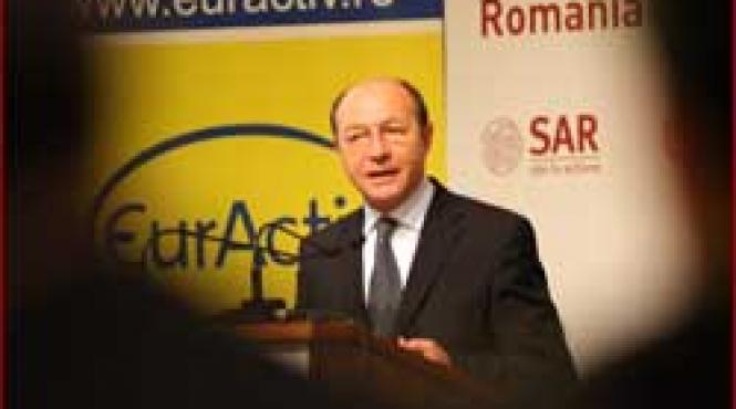 discurs despre economie basescu face o pauza in razboiul cu toata lumea