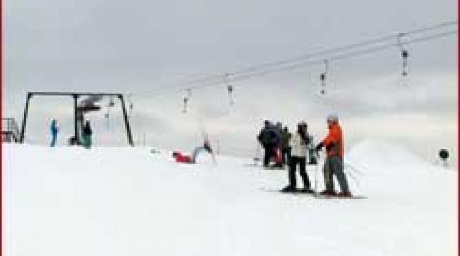 muntele mic departe de vara in plina ninsoare