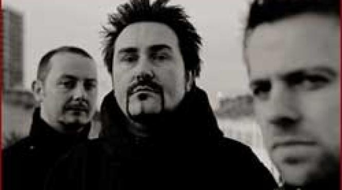 therapy live concert rock pe acoperisul tnb