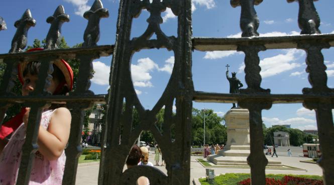 poarta brandenburg a romaniei basarabia