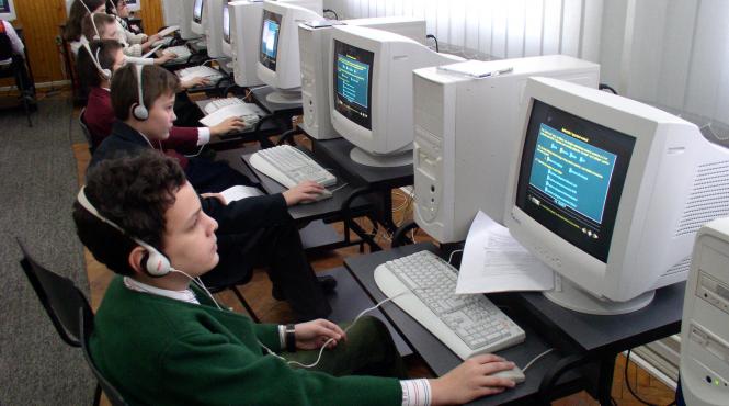 linux la elevi si la studenti