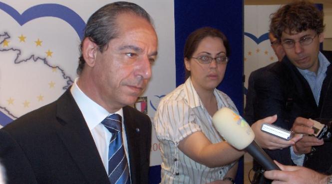 arhipelagul intelegator