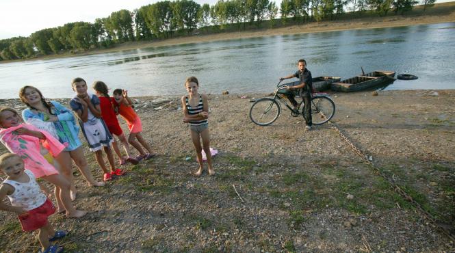 pe nistru in jos pe un mal frumosa 128 166