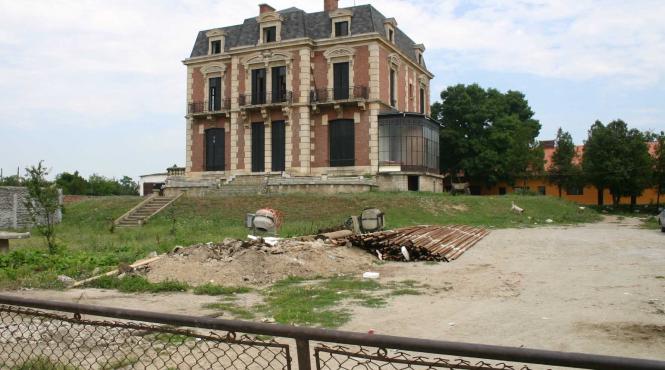 castel renovat pentru golf