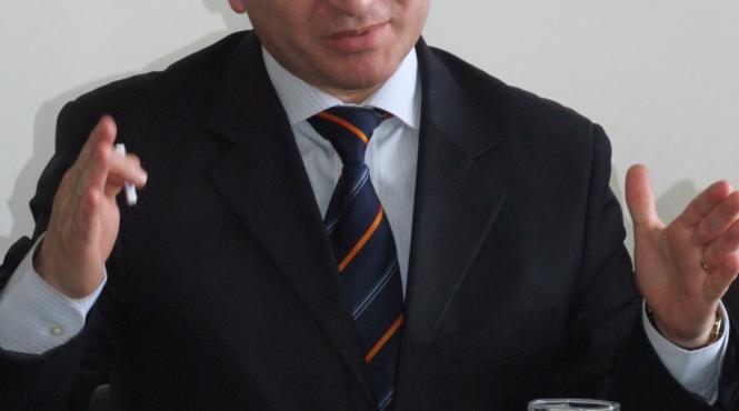 stavarache s a dat la televizor pe bani publici