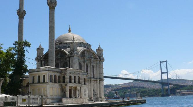 pe jos prin orasul de la bosfor