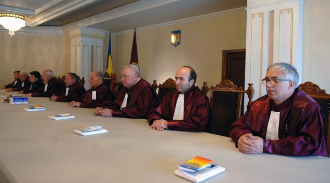 pnl si psd ataca puiul lui basescu