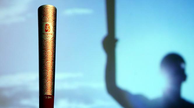 la 103 ani va purta flacara limpica