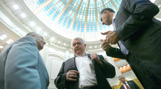 motiunea la mana lui iliescu hrebe