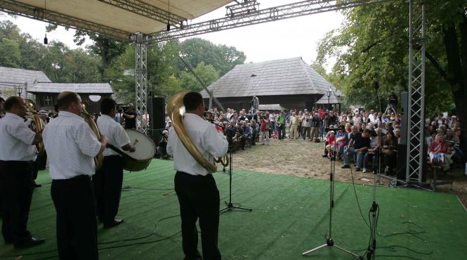 festivalul tarafuri si fanfare lautari adevarati