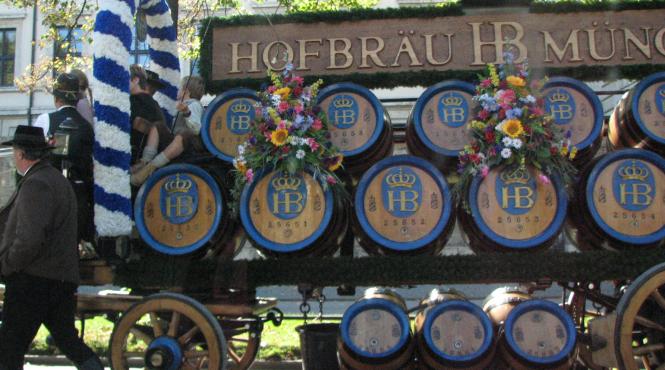 festin m 195 188 nchenez cu bere din plin