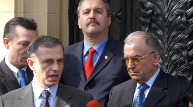 aripa iliescu loveste in dancu