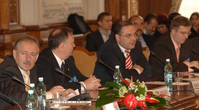 statistica 150 000 de oameni angajati la imm uri