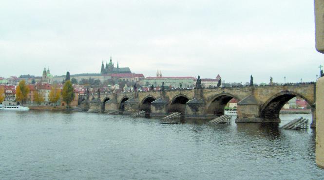 drumuri de argint in praga de aur