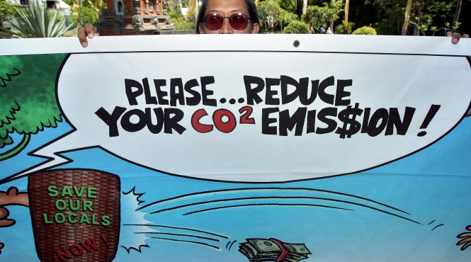 polueaza cat 20 000 de masini