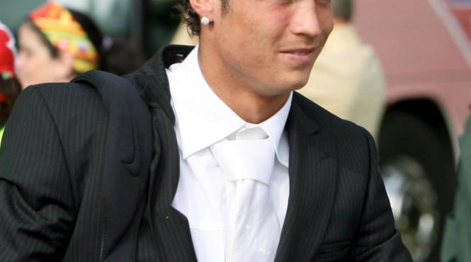 ronaldo amendat pentru geamurile fumurii de la masina