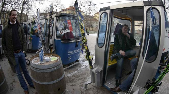 gondola speciala pentru fumatori