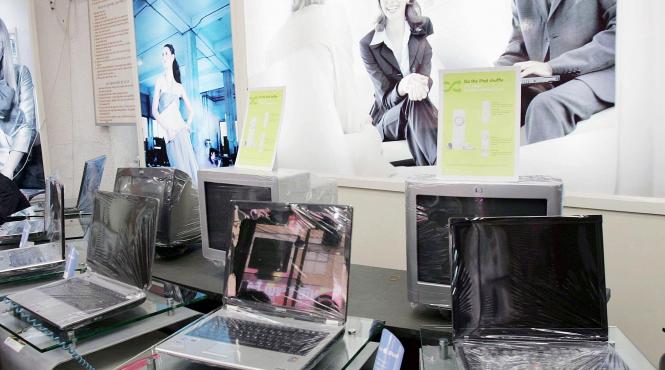 s au vandut sapte notebook uri pe ora