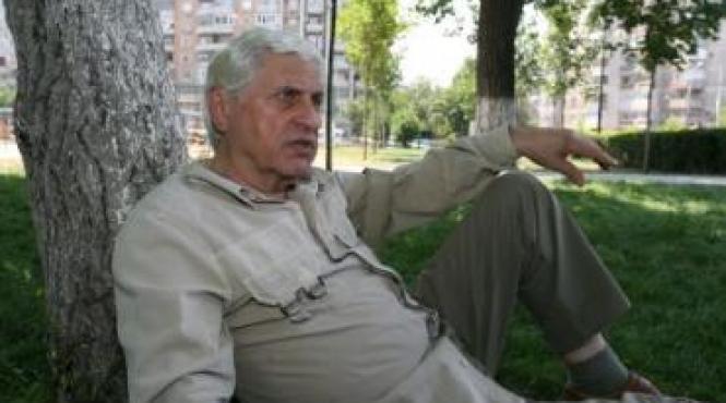 tudor octavian ne invita la povestiri si cafeaua de dimineata