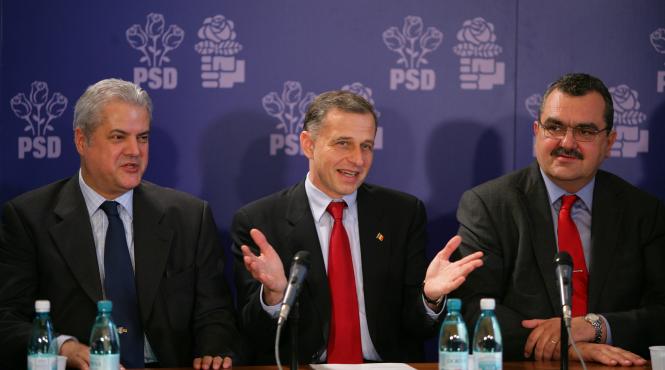 nastase joaca pe cartea revenirii