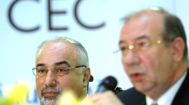 5 500 de euro pentru deponentii dacia