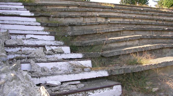 tg mures stadionul in care loti boloni a invatat abc ul fotbalului sta sa se prabuseasca