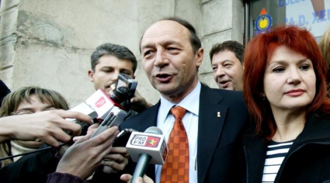 basescu si a sters datoriile la banci