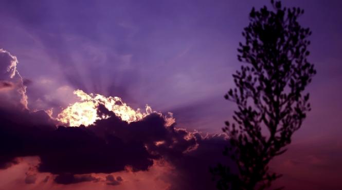 lumina ce aproape de noi e lumina