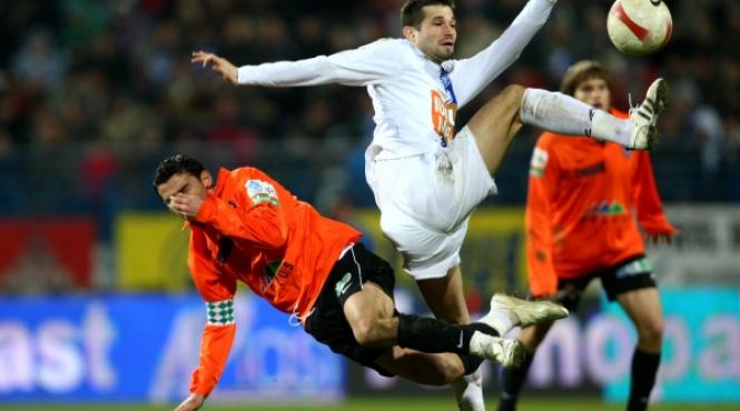 poli iasi cfr cluj 1 0 lider in colaps