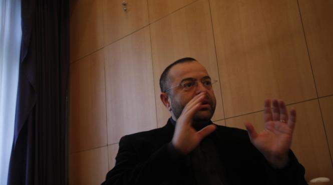 sculptorul orelor de aur si safir