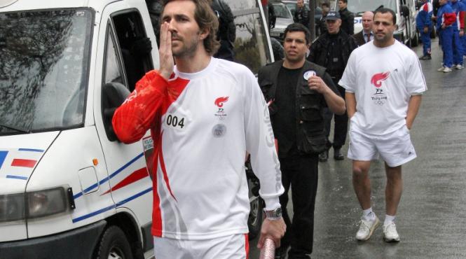 flacara discordiei s a impotmolit in franta