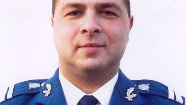 un bun jandarm dar fara garda de onoare