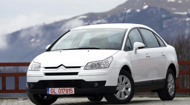 citro euml n c4 sedan spatiu si volum
