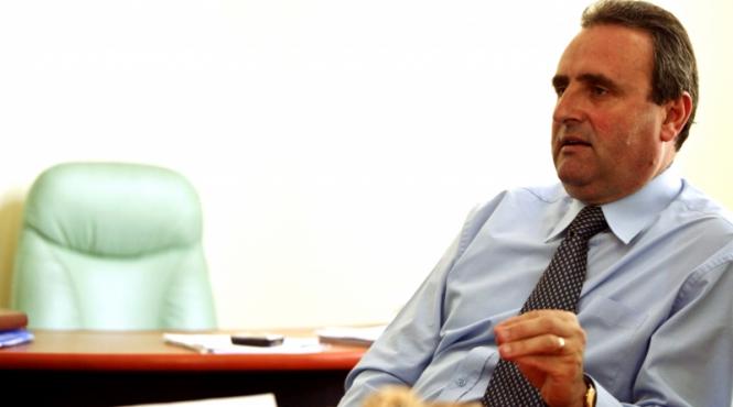 politistul inca ajutor de semafor