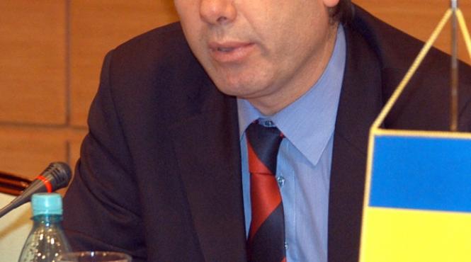 tripleta portocalie care a furat brasovul