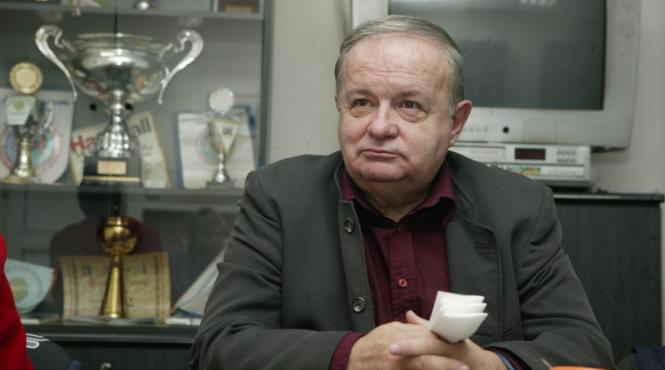 topescu ei uite ca pot