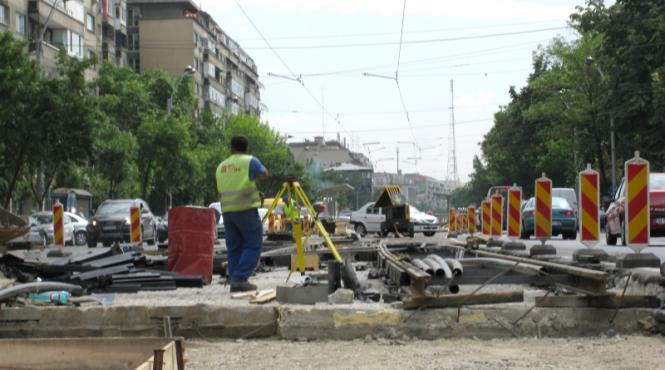 banii pentru ei gropile la noi