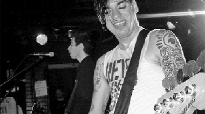 cap de afis anti flag la rock la mures