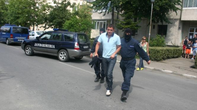 e hotii la puzdrea n casa video