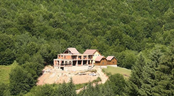 gunoaiele apusenilor