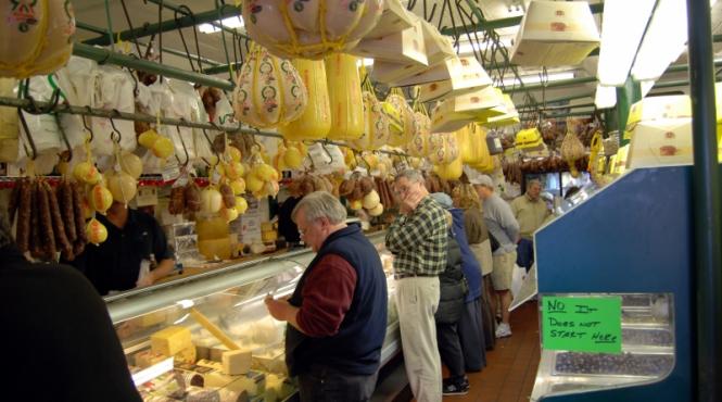 peste o tona de alimente stricate