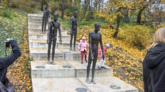 cum si au rezolvat cehii comunismul