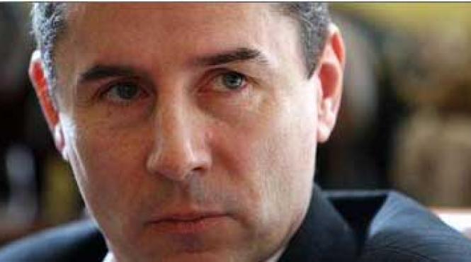 pentru el politistii sint ultimii imbecili