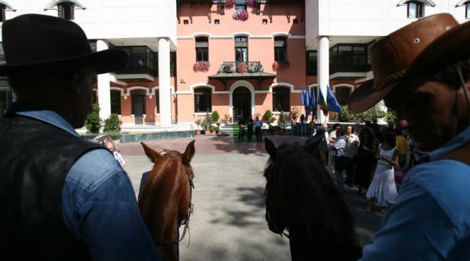 nemultumiri mcc din nou pichetat